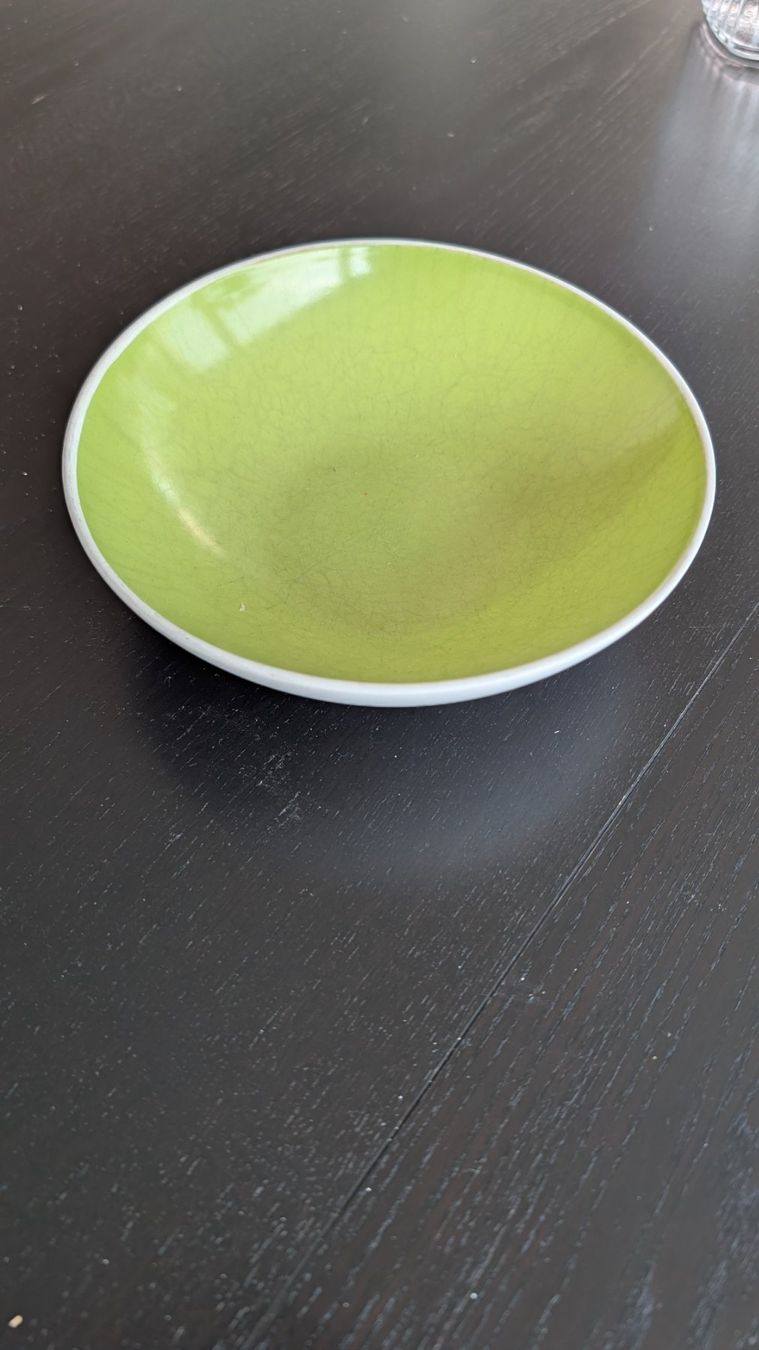 Schalen: Teller grün/weis 26cm gebraucht – Gebraucht aus Luzern von cri_jxn6
