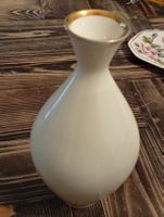 Weisse Vase von Scheezer Bavaria mit Goldrand, 17 cm.