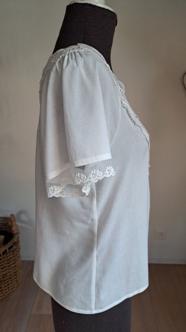 Blusen: Vintage Bluse mit dekorative Spitzeneinsätze – Gebraucht aus Reutigen von IrisFashion 2