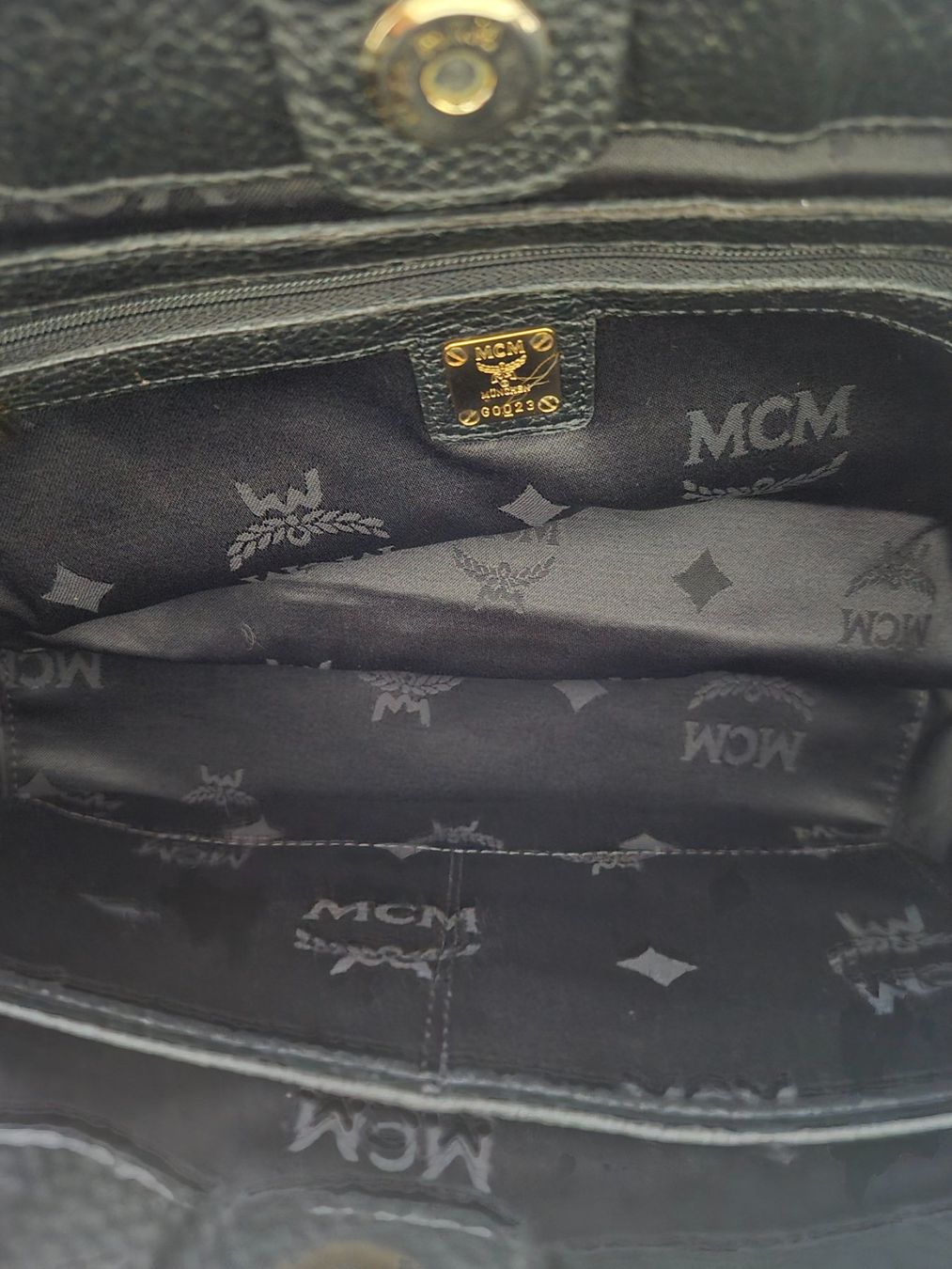 Mcm Taschen für Damen: MCM Crossbody Bag, aus Leder – Gebraucht aus Dottikon von Pega7 6