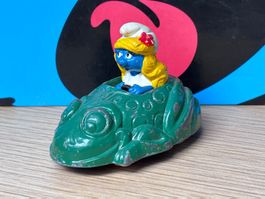 Metall-Auto in Frosch-Form mit Schlumpfine / Italien 1983