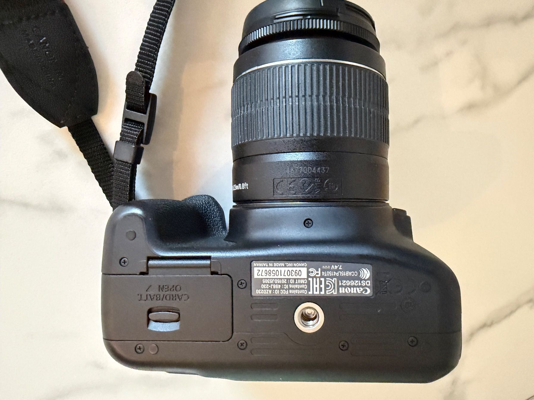 Canon Appareil photo: Canon EOS 1300D + 2 Objektive + SD-Karte + Ladegerät – D'occasion à Otelfingen par kan_cs56 5
