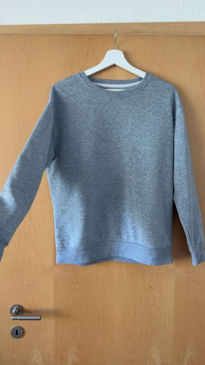 Pullover & Sweatshirts: Sweater Unisex – Gebraucht aus Wilen (Sarnen) von aninaschwab