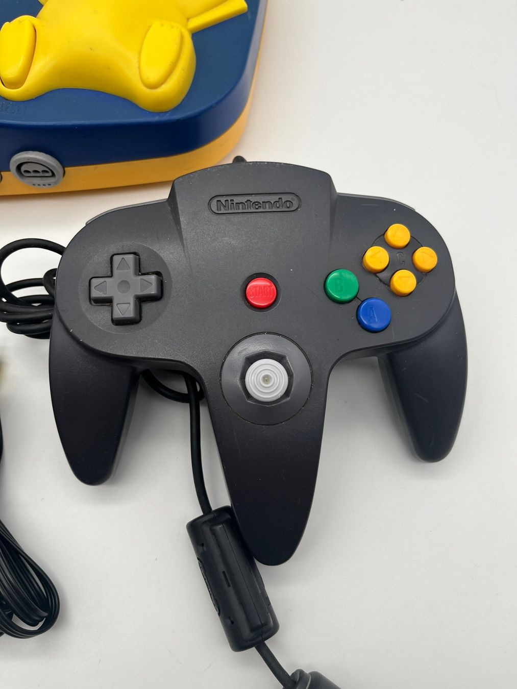 Nintendo Konsolen: Nintendo 64 Pikachu Special Edition + Controller N64 Pokemon – Gebraucht aus St. Gallen von  5