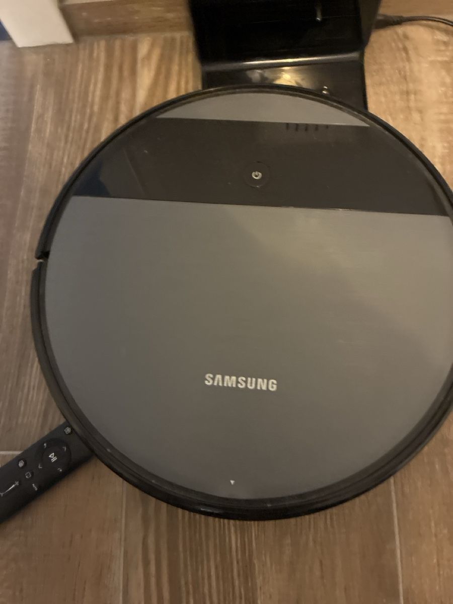 Samsung Aspirapolveri & Accessori: Samsung POWERbot-E VR5000,  wifi – Usato da Lyss venduto da savisan 2