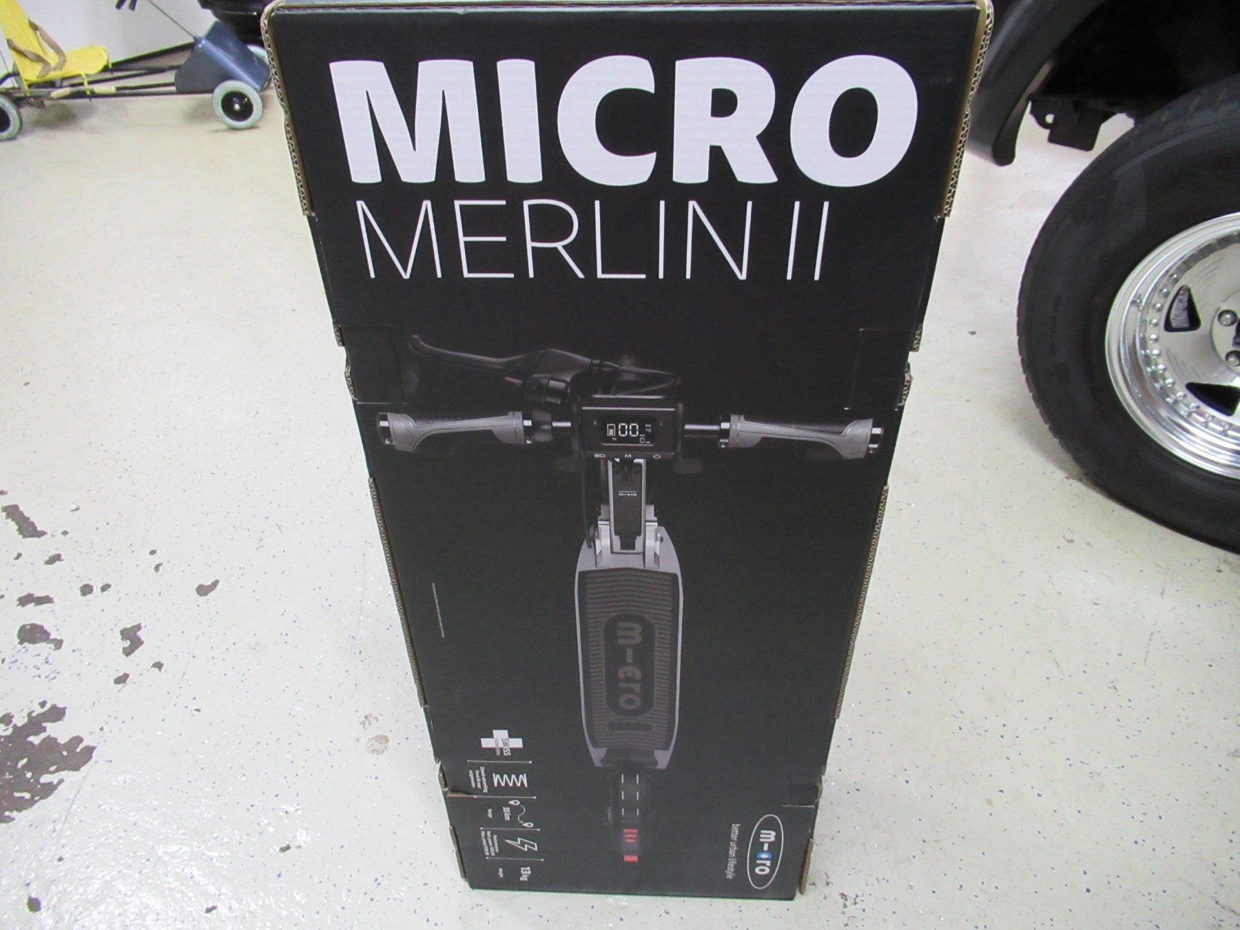 Micro Kickboard: Micro Merlin II Elektroroller Grau Neu und Original Verpackt – Nuovo e nell'imballaggio originale da Horw venduto da wer_hz87