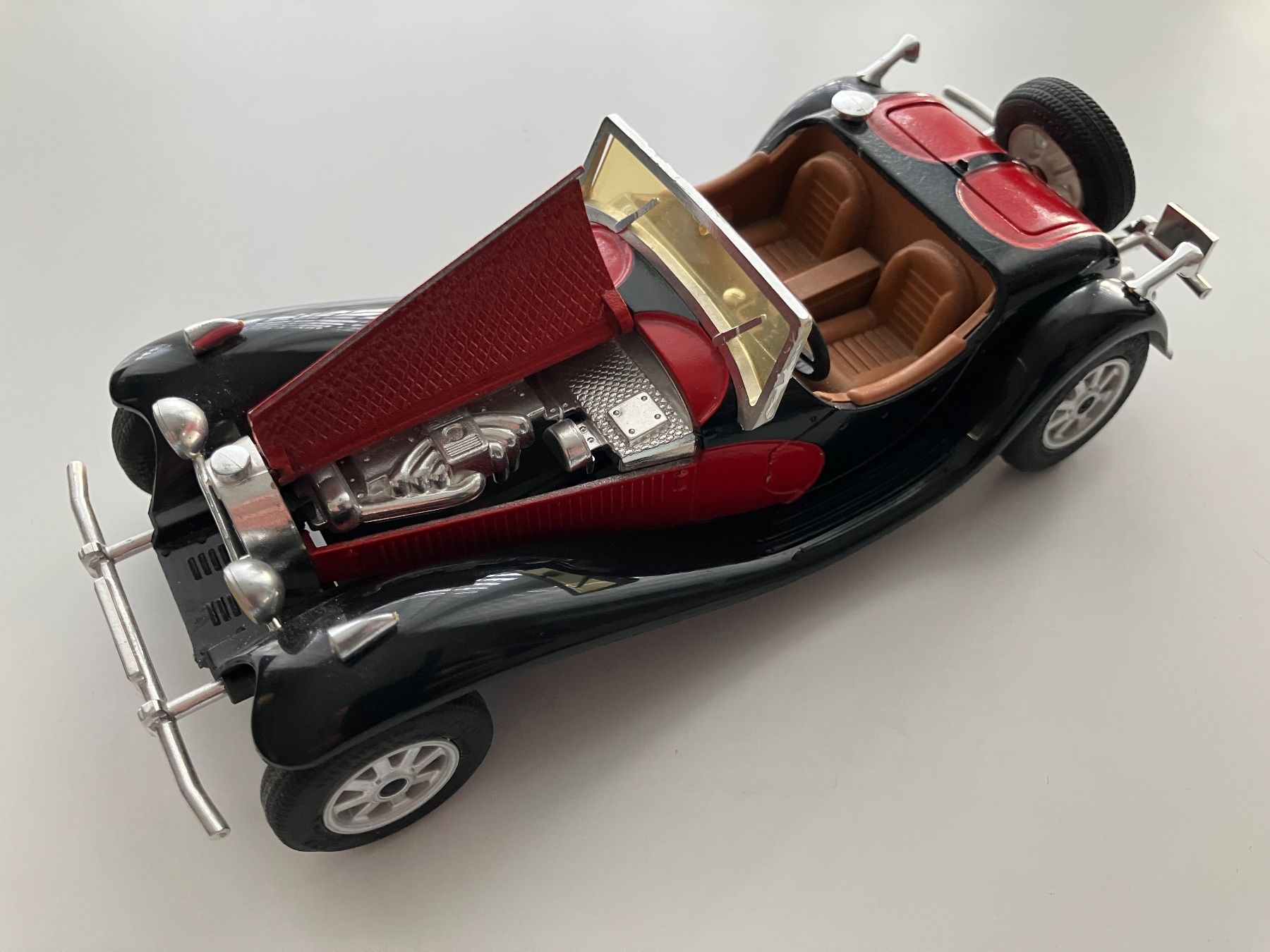 Bugatti Modellini d'auto: Bugatti 55 Roadster Modellauto schwarz/rot – Usato da Zürich venduto da Kue_Zuerich 1