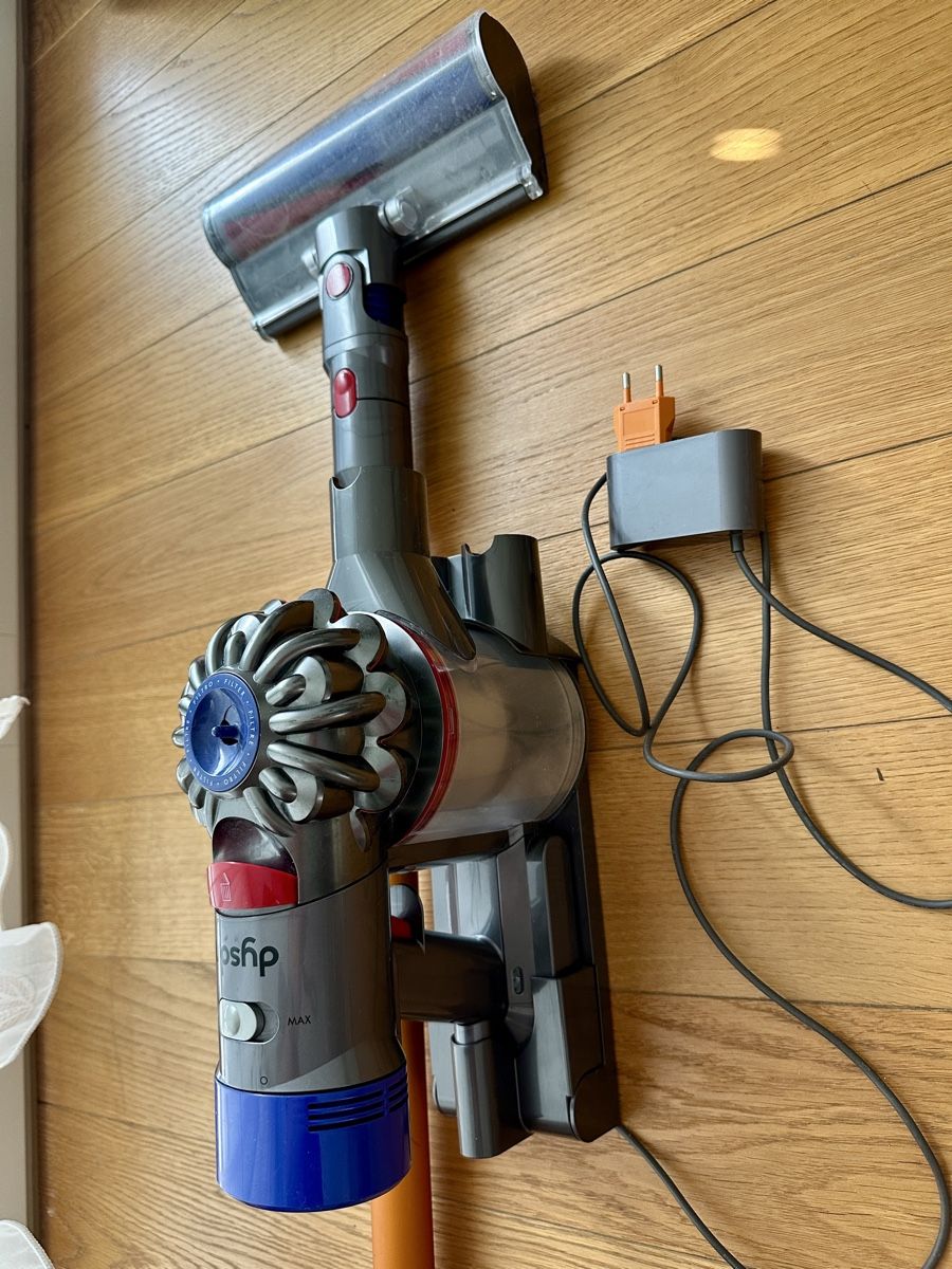 Dyson Aspirapolveri & Accessori: Dyson V8 Absolute Cordless Vacuum Cleaner – Usato da Gattikon venduto da Sarahs_Schatzkammer 1