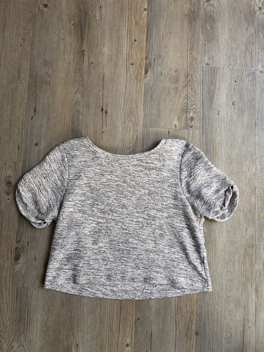 T-Shirts: Dickeres Tshirt – Gebraucht aus Schaffhausen von lua_9yfq