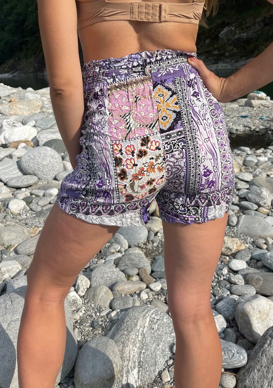 Pantaloni: Shorts-viscosa-estivi atchwork viola, taglia S/M- – Nuovo (secondo la descrizione) da Gordevio venduto da LanaZimm 3