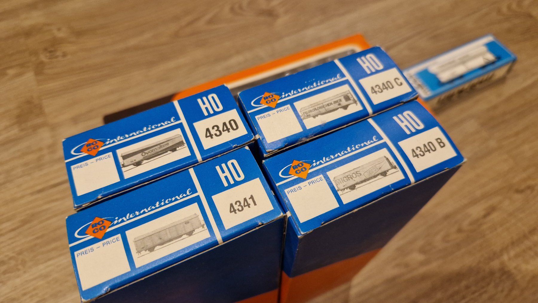 Modelleisenbahnen: Set H0 Eisenbahnwagen Lima, Märklin, ROCO – Neu und originalverpackt aus Roggliswil von Crosser17 1