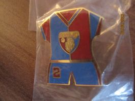 PIN FC BASEL KULT-PIN NO.2 "CHECCA" / Massimo Ceccaroni