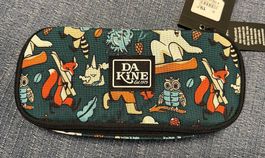 Neuer Dakine Schlampermaeppchen mit Waldtier Motiv