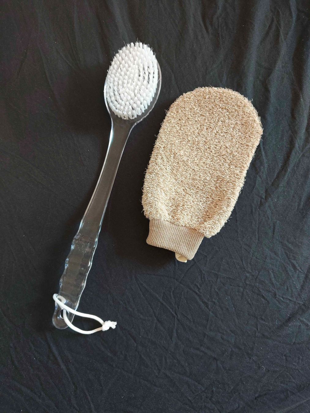 Altro per la cura del corpo: Set brosse de bain et gant de gommage – Nuovo (secondo la descrizione) da Lausanne venduto da Marsaline