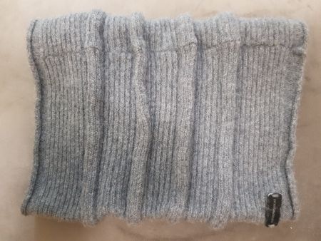 Emporio Armani Loop Schal / Halswärmer Grau Strick Unisex