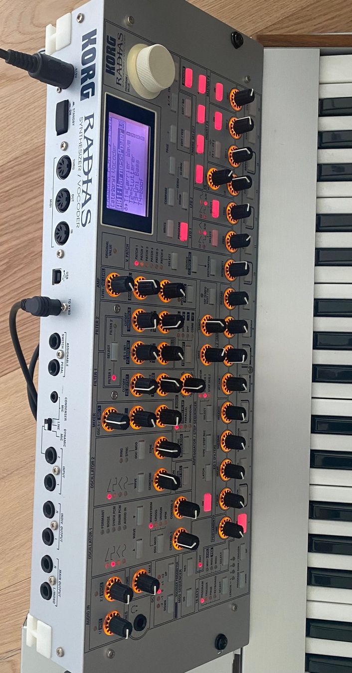 Korg Instruments de musique: Korg Radias – D'occasion à Meggen par rr74rr 2