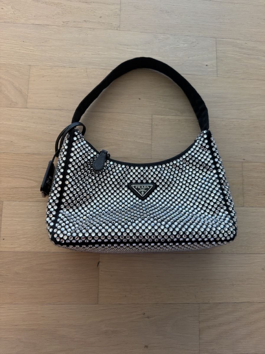 Prada Borse da donna: Prada Re-Edition Crystal Shoulder Bag Black – Nuovo (secondo la descrizione) da Effretikon venduto da MaisonNade