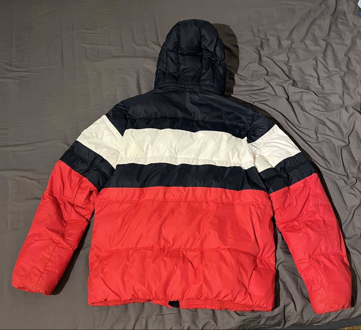 Tommy Hilfiger Giacche: Tommy Hilfiger Winterjacke – Usato da Dietlikon venduto da Elpatron12 3