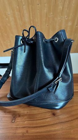 Louis Vuitton Petit Noé NM Épi Noir