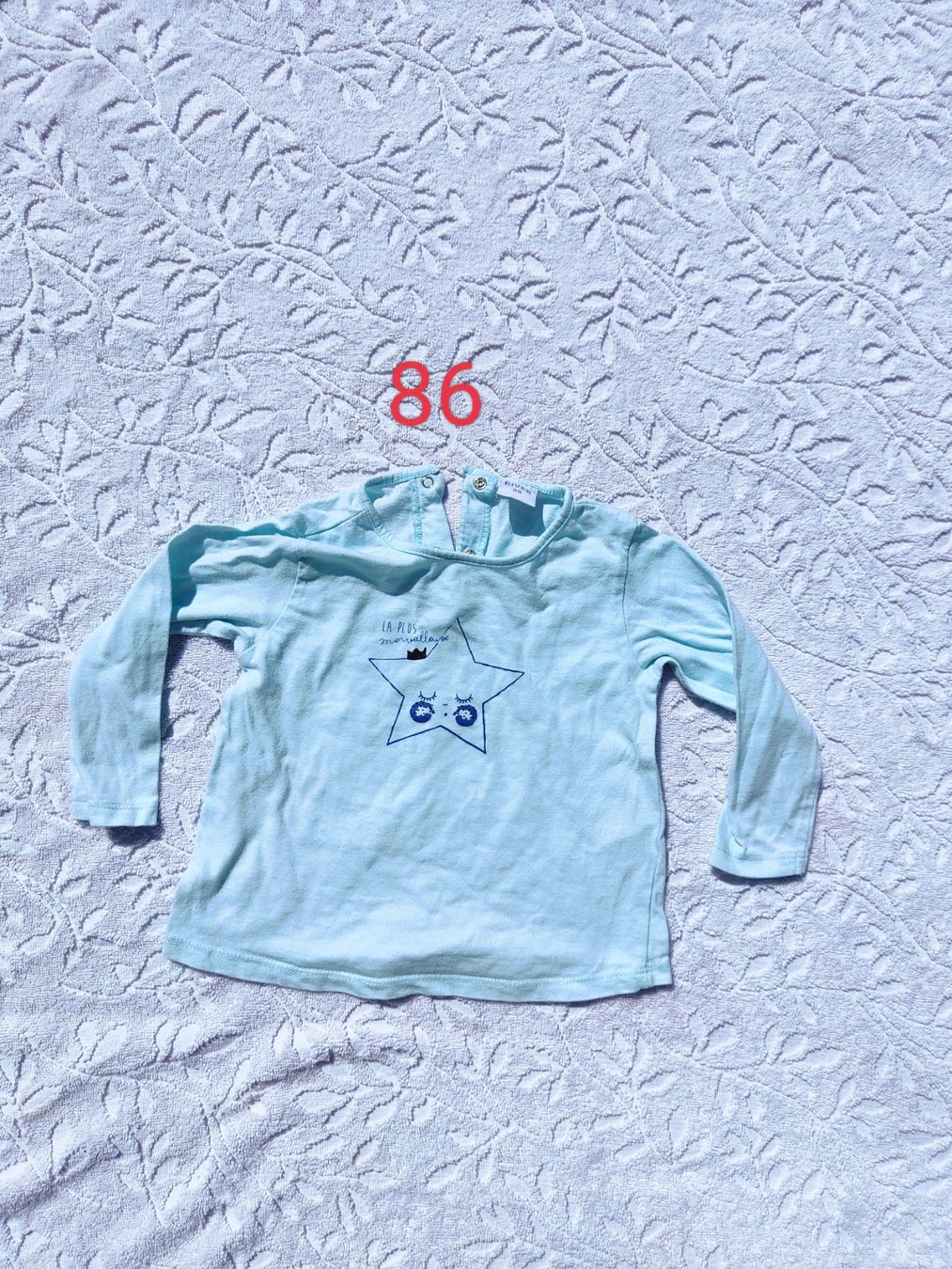 Pulls et sweat-shirts: Gr. 86 Sweatshirt hellbau Stern – D'occasion à Sursee par lou19