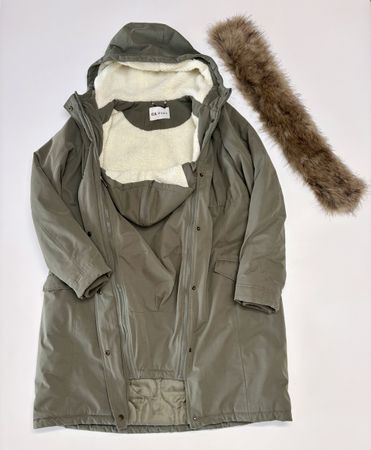 Umstands/Trage- Winterjacke mit Fellkapuze, Khaki, Grösse 36