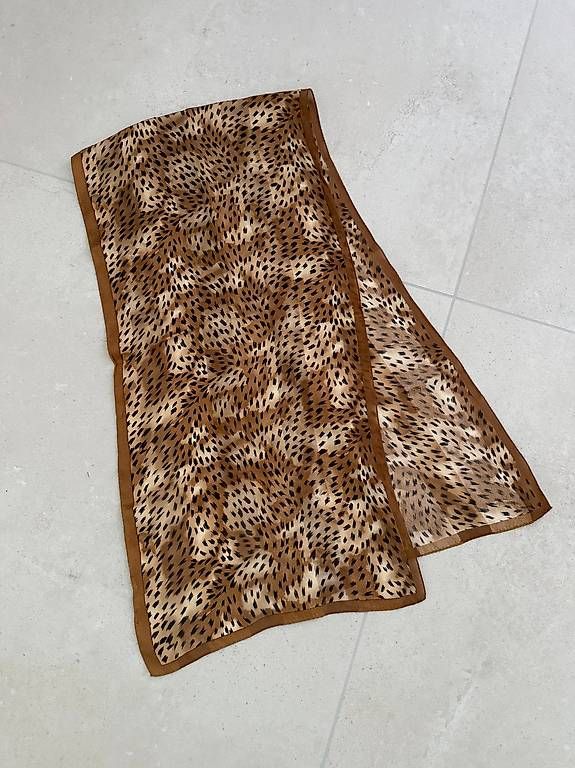 Foulard & Sciarpe: Vintage Seidentuch Animal-Print – Usato da Merlischachen venduto da GlamGarb
