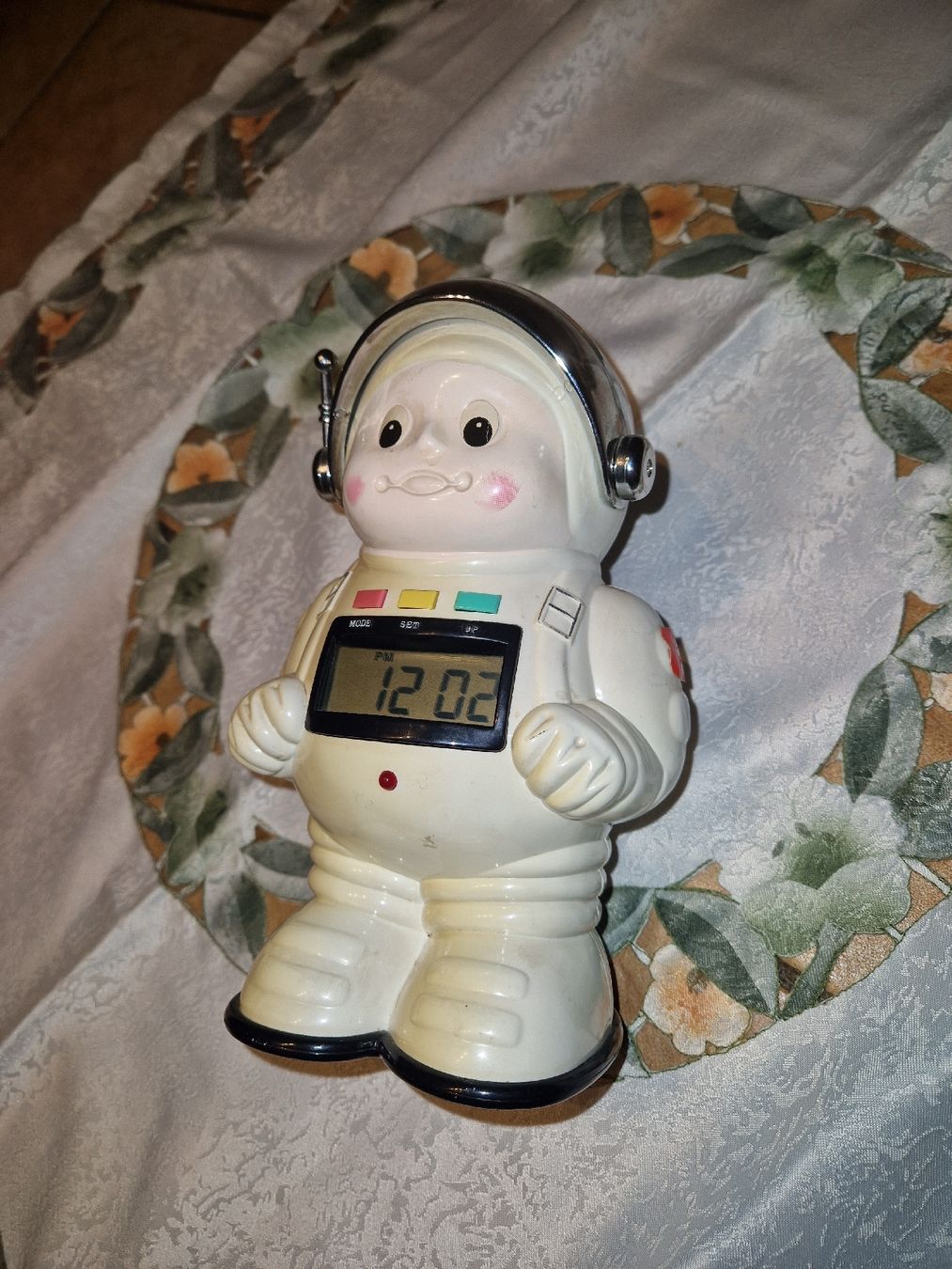 Sveglie: Süsser Astronaut Wecker digital mit Schweizer Flagge. – Usato da Willisau venduto da mar_j55v 9
