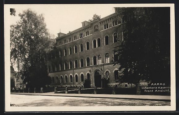 Cartoline postali: Aarau, Frontansicht der Infanterie-Kaser – Usato da Berlin venduto da bartko-reher