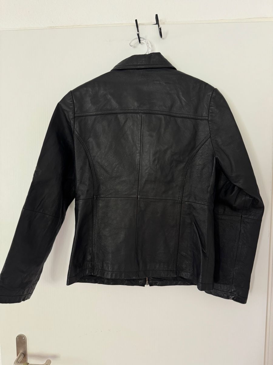 Jacken: schwarze Lederjacke Avitano Gr. 36, Damen, echt leather – Gebraucht aus Wetzikon ZH von Jan_wojt 4