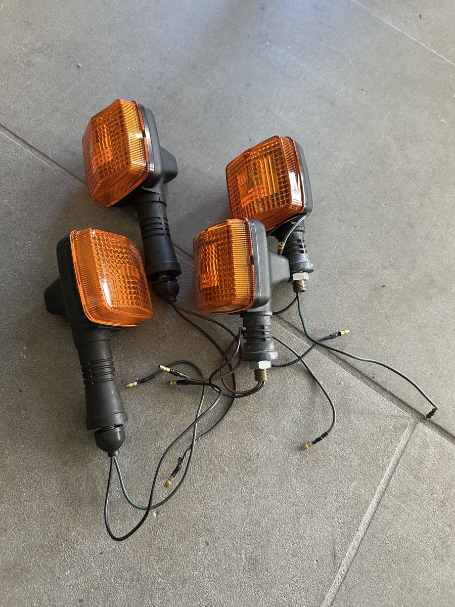 Tutti i ricambio per moto: 4 Motorrad Blinker Set quadratisch orange gebraucht – Usato da Bischofszell venduto da Meti8188 1