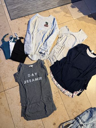 Lot vêtements grossesse (tops allaitement, pulls)
