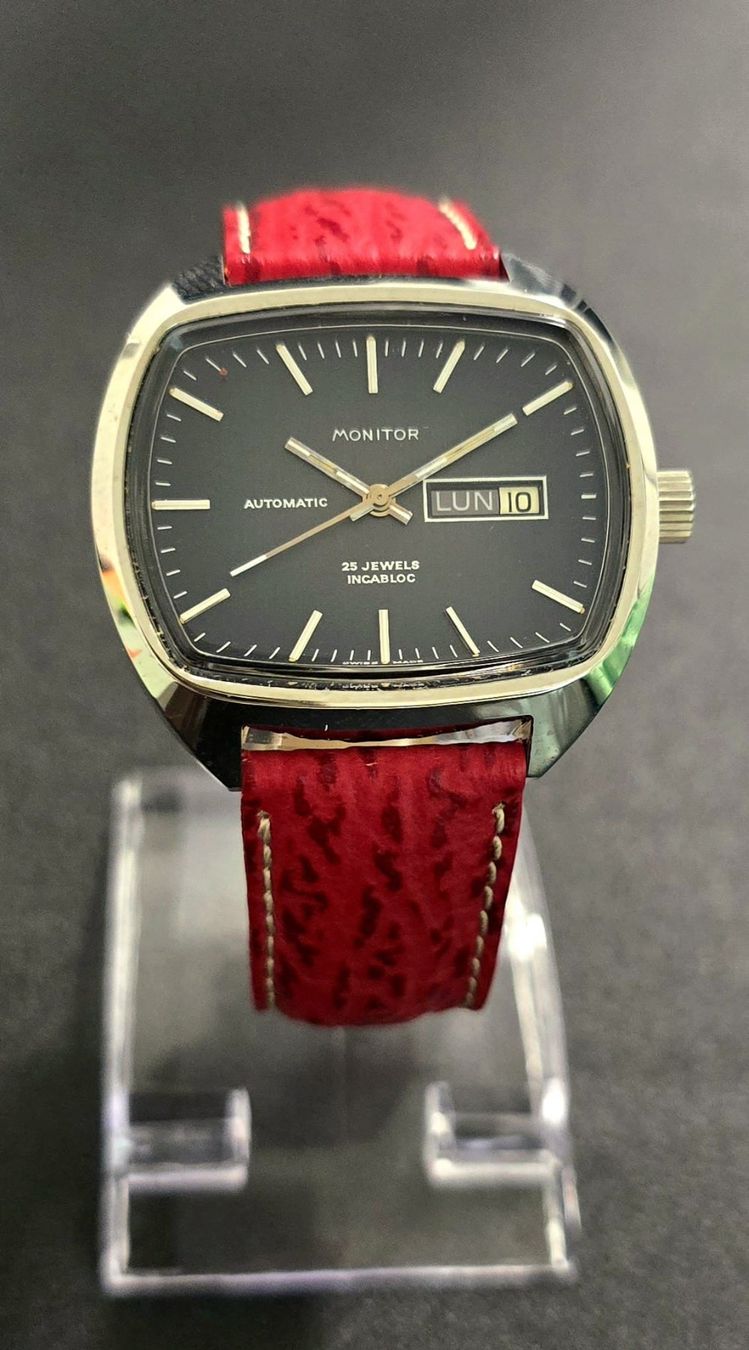Montblanc Orologi: MONITOR 25 JEWELS INCABLOC AUTOMATIC DAY-DATE – Usato da Neftenbach venduto da Taschen-Uhren