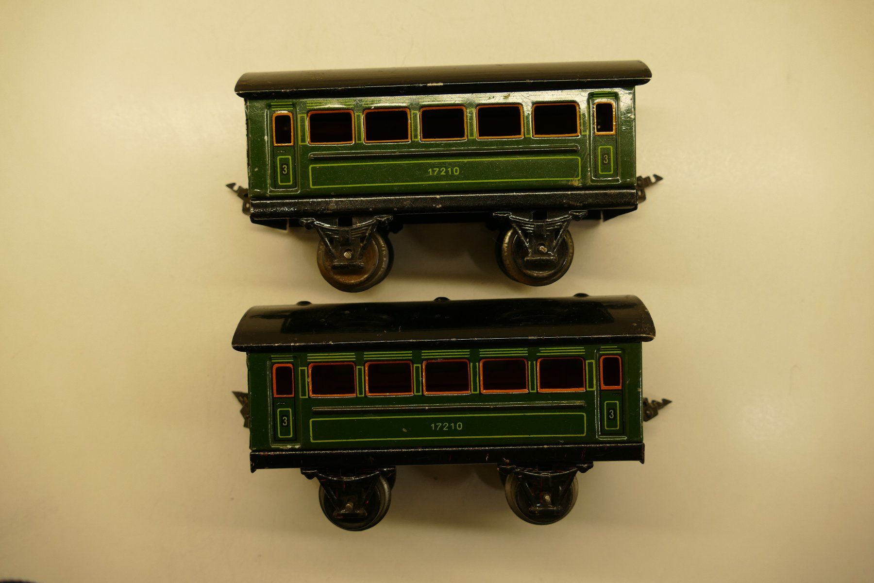 Märklin Modellini di ferrovie: Märklin 0: 2x3.Kl. Personenwagen 17210 – Usato da Niederhasli venduto da rail-duerst