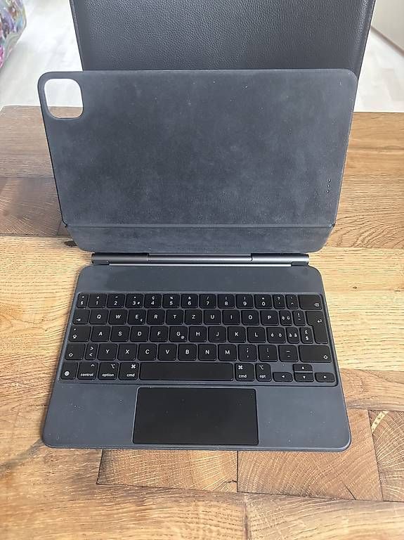 Tastiere: Magic Keyboard iPad Pro 11''  – Usato da Uettligen venduto da Wayan0 1