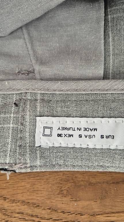 Pantalons: Hose neuwertig – D'occasion à Busswil TG par one123 4