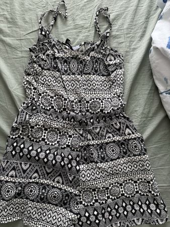 Sommerlicher Jumpsuit schwarz weiss kurz, Grösse M