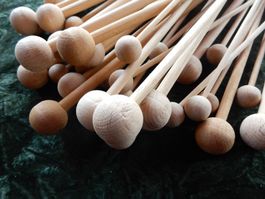 18 PAAR HOLZSTRICKNADELN