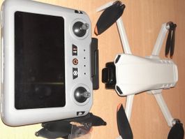 GPS Drohne mit FPV Kamera 4K, 4,5 Zoll Bildschirm