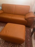Joli canapé en cuir PFISTER avec grand pouf