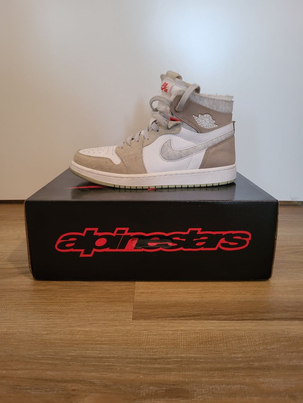 Jordan Scarpe da uomo: Jordan 1 High Olive Aura Gr. 42 – Usato da Schaffhausen venduto da mil_5l9l