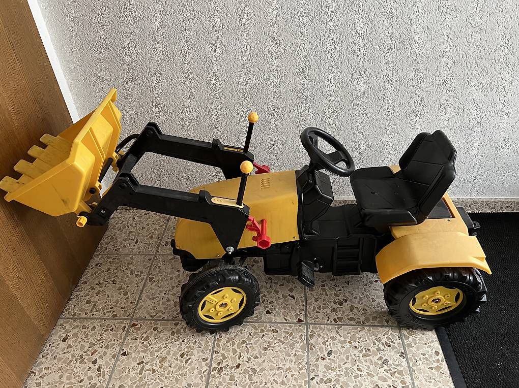 Veicoli per bambini: Traktor Kinder – Usato da Einsiedeln venduto da Fuginho 1