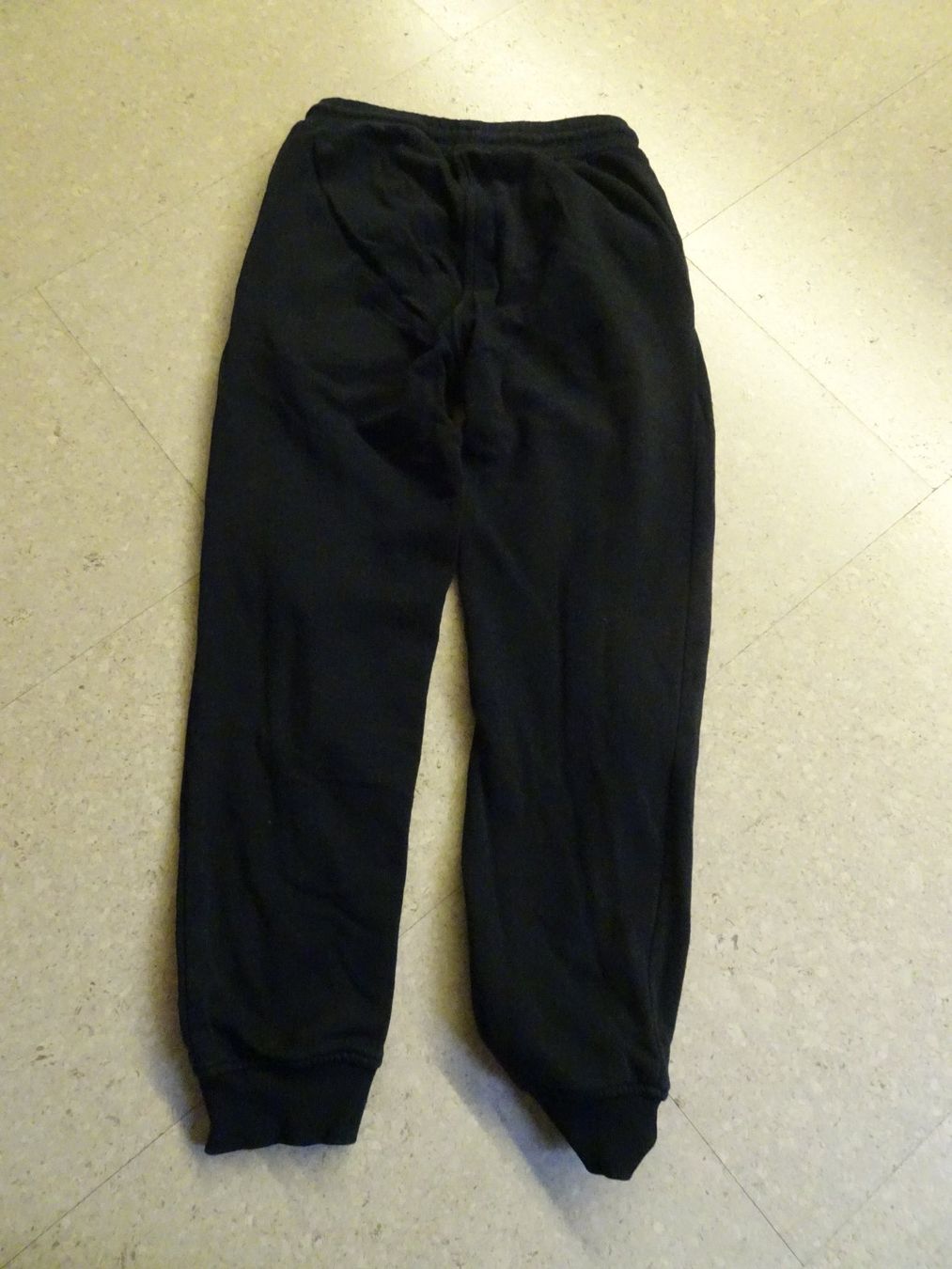 H&M Pantaloni: Trainingshose – Usato da Münchenbuchsee venduto da Yothu 1