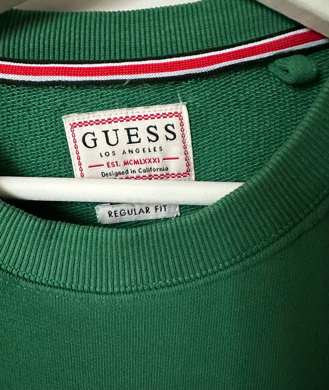 Guess Pulls & Sweat-shirts: GUESS Pullover grün, Regular Fit, Grösse M – D'occasion à Wohlen AG par thr_t5x8 1