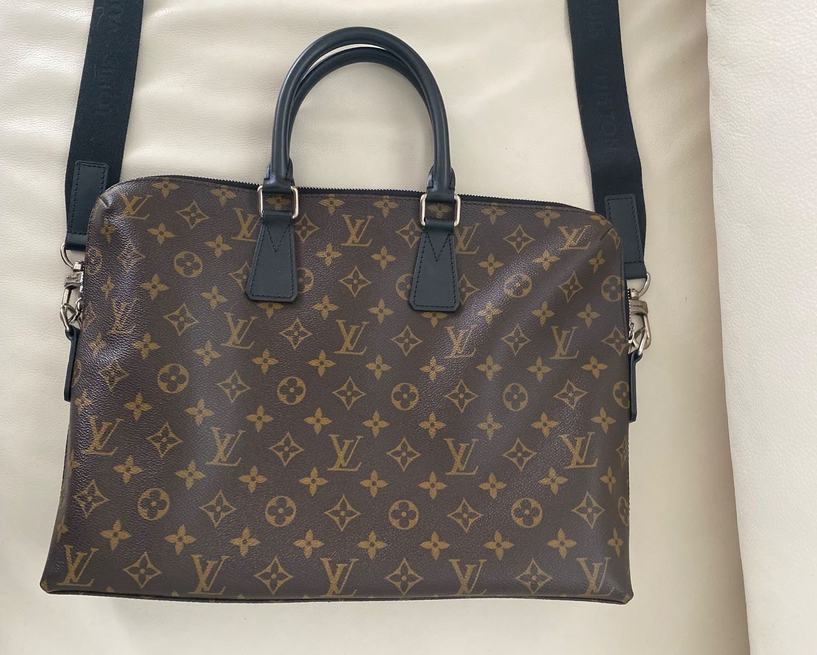 Louis Vuitton Taschen: LOUIS VUITTON Porte Documents Jour Macassar Monogram Canvas – Neu und originalverpackt aus Winkel von ferrari2022 2