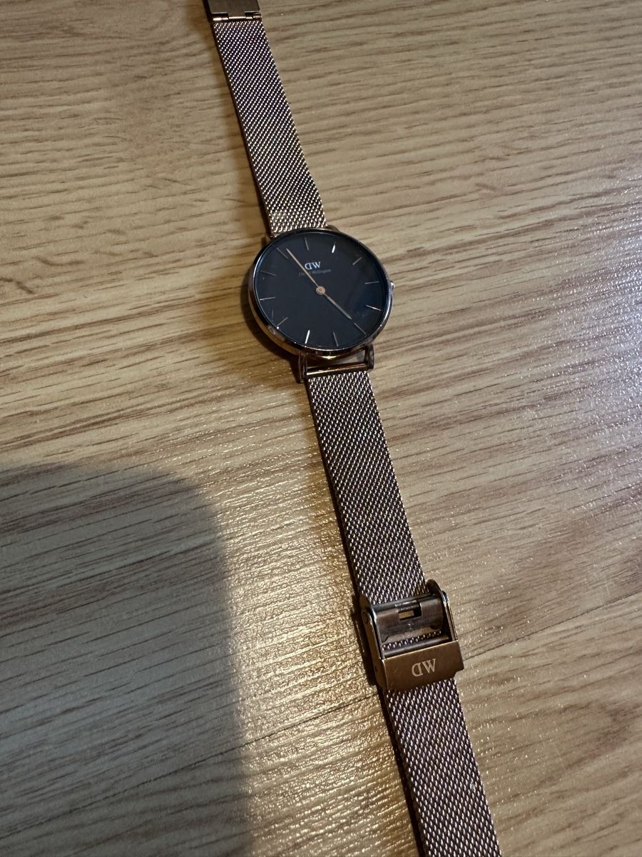 Daniel Wellington Bracciali & Braccialetti: Daniel Wallington Armbanduhr farbe roségold – Usato da Münsingen venduto da Secondhand89
