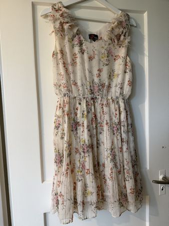 Kleid, Gr. Mein, Blumenmuster, Top Zustand!