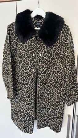 Manor AP Mantel Gr.36 Leoprint mit Fellkragen, Top!