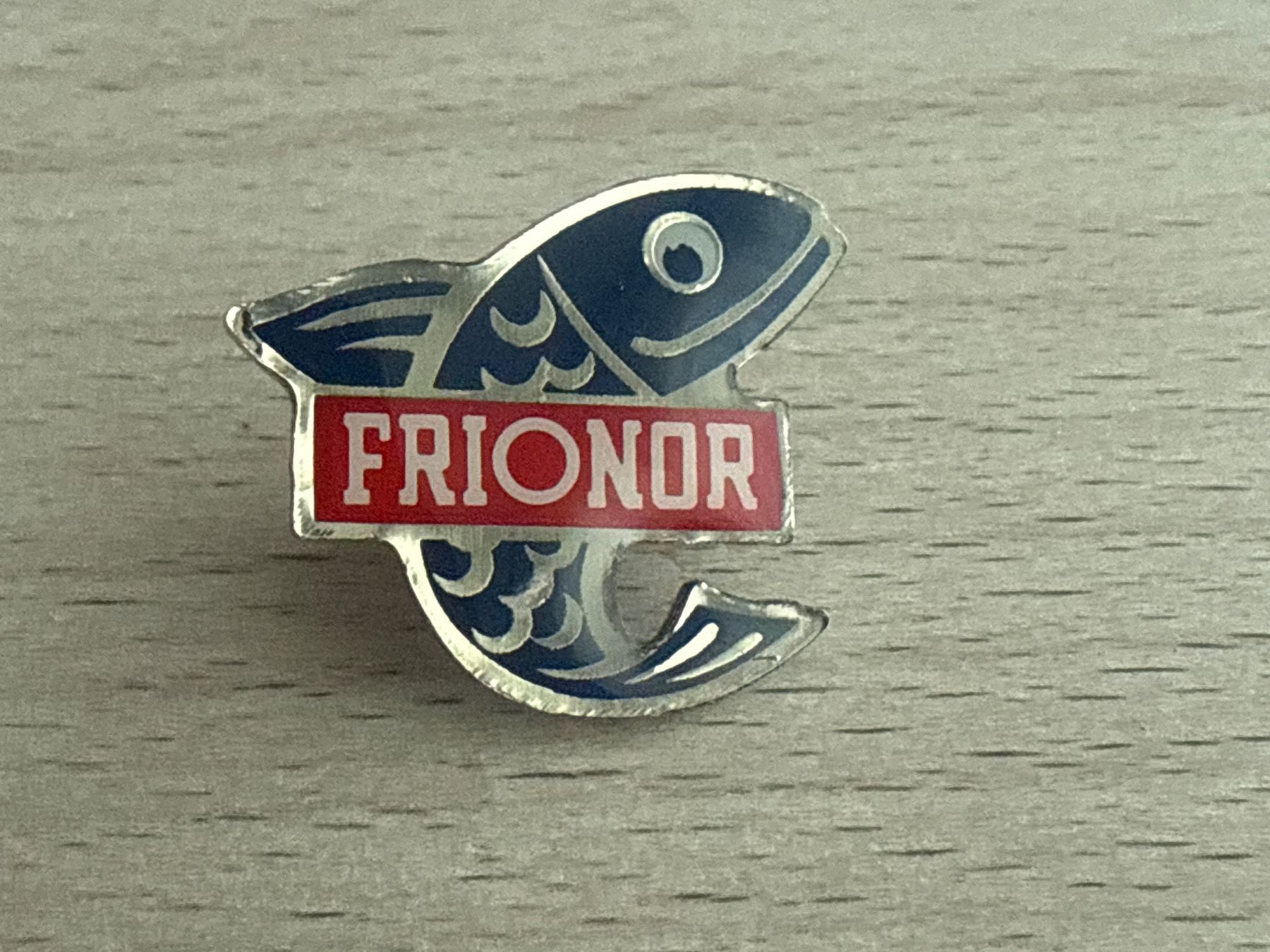 Plaquettes & Badges: Pin FRIONOR – D'occasion à Glattbrugg par Schweigmatt
