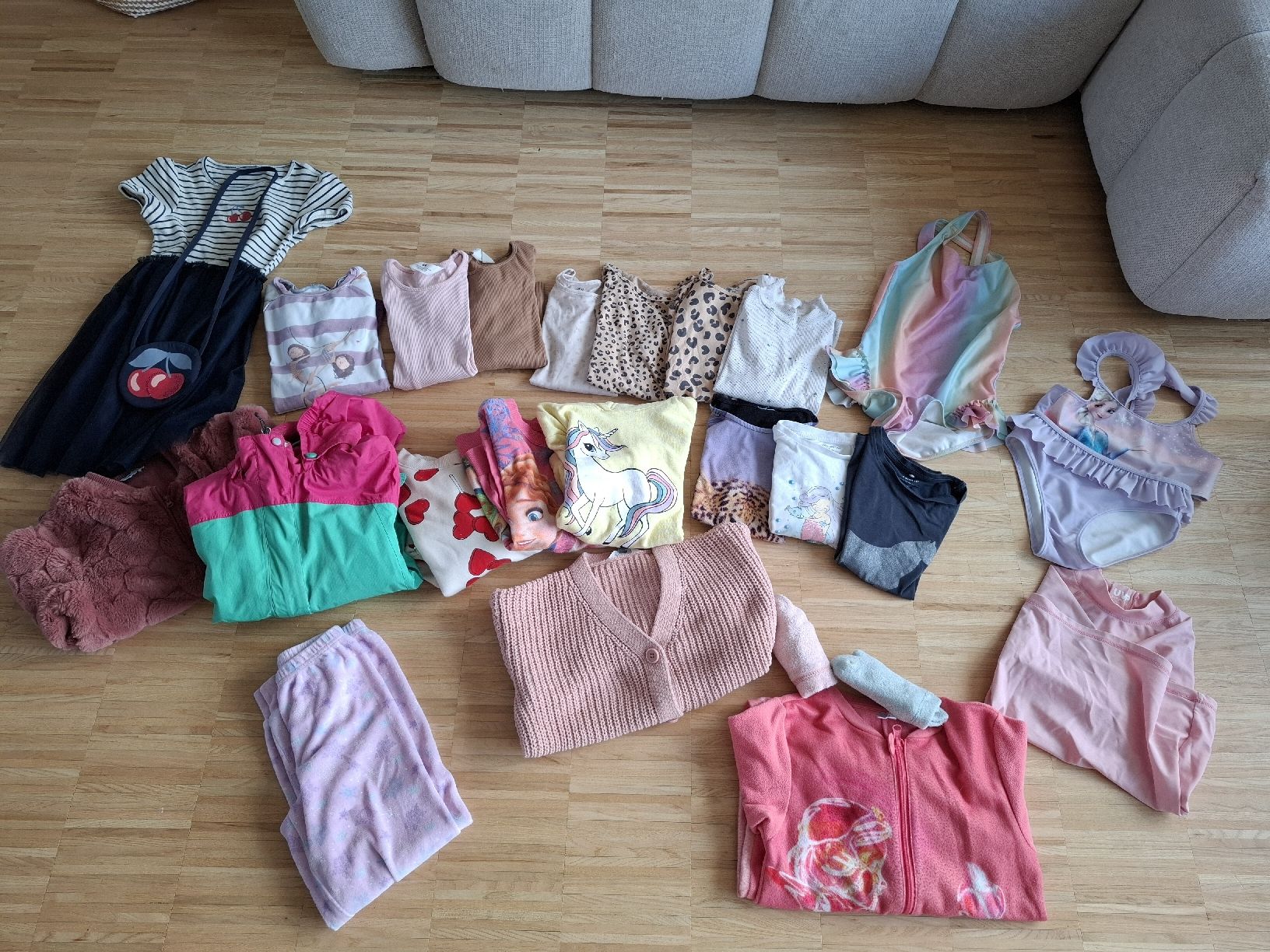 Ensembles coordonnés: Mädchen Kleiderpaket Grösse 122/128 – D'occasion à Zürich par SinJ30
