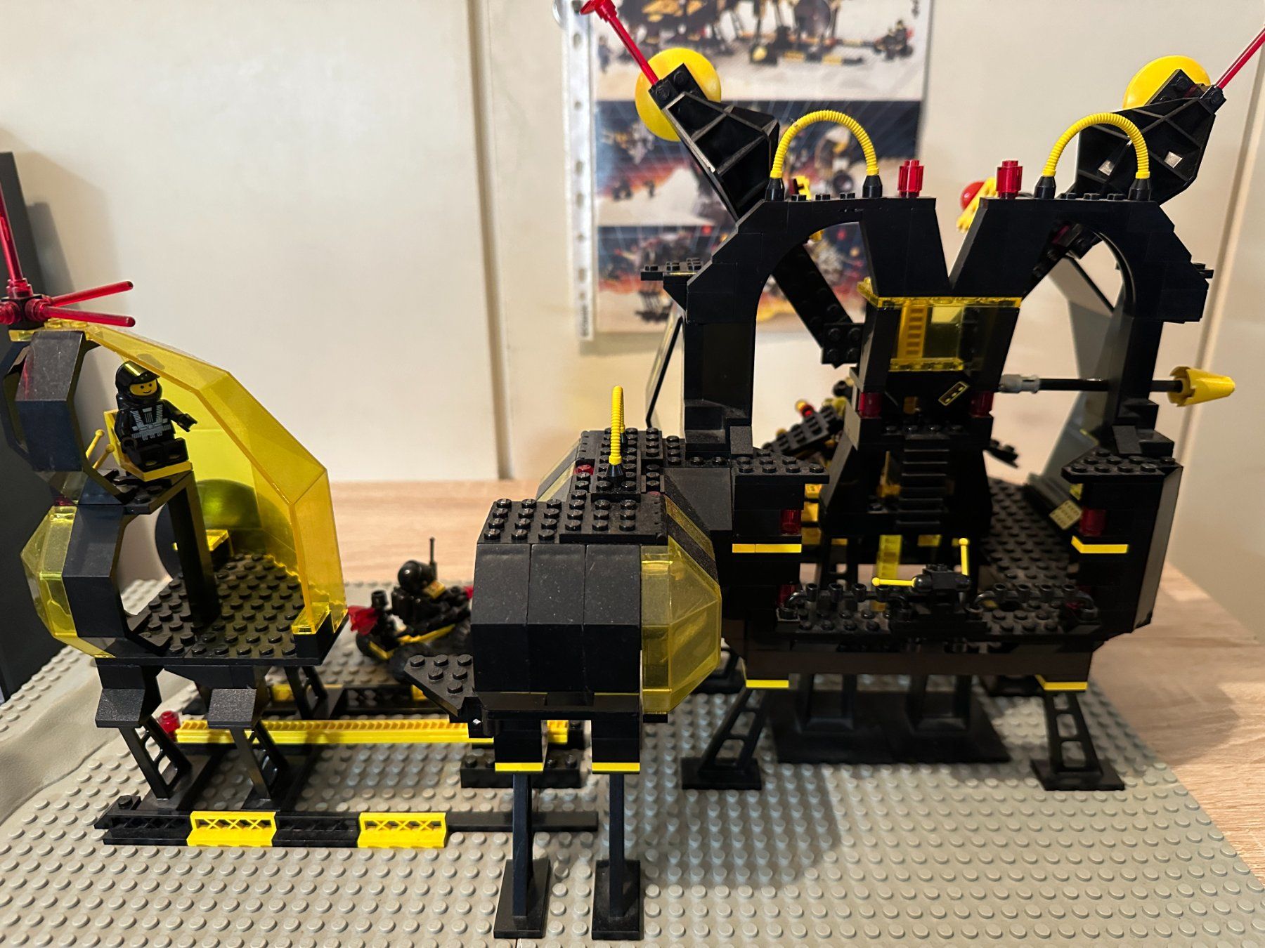 Legoland Kit di costruzioni: LEGO 6987 Message Intercept Base – Usato da Basel venduto da Don-Angel 3